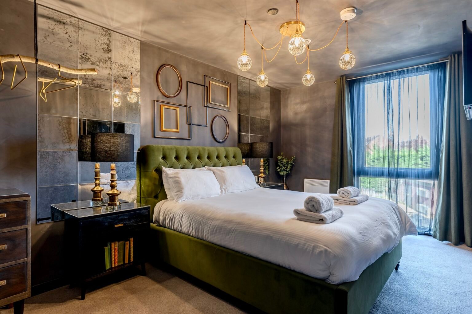 Photo inspiration: Luxury City Apartments With Secure Parking Reference: City Retreat Luxury Apartment For 4 With Secure Parking A